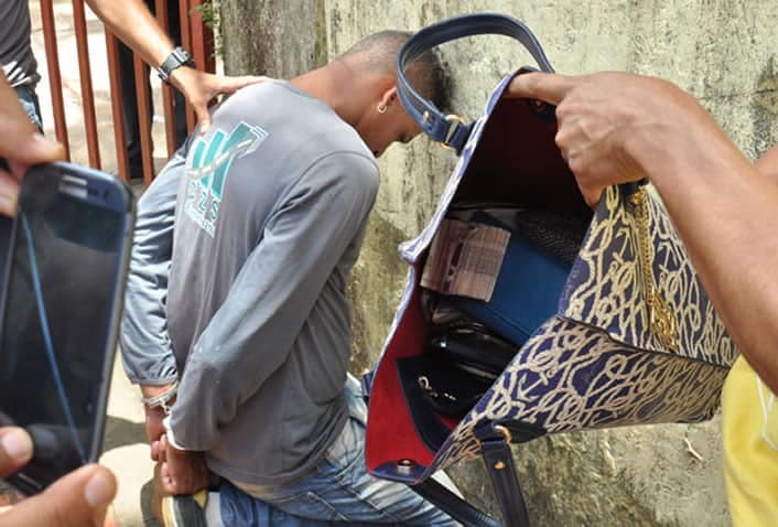 Assaltante é preso e comparsa foge pulando no rio Acre 2