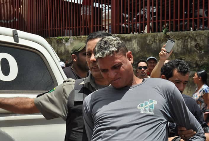 Assaltante é preso e comparsa foge pulando no rio Acre