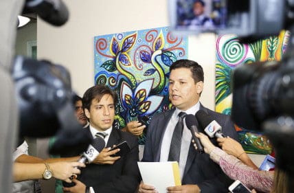 Governo garante suspensão de ação que demitiria 10 mil cooperados 1 Ação proibia contratações do governo com cooperativas