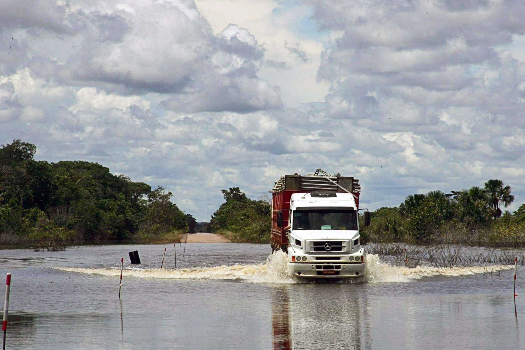 Empresários alegam que, mesmo numa enchente, não haverá desabastecimento