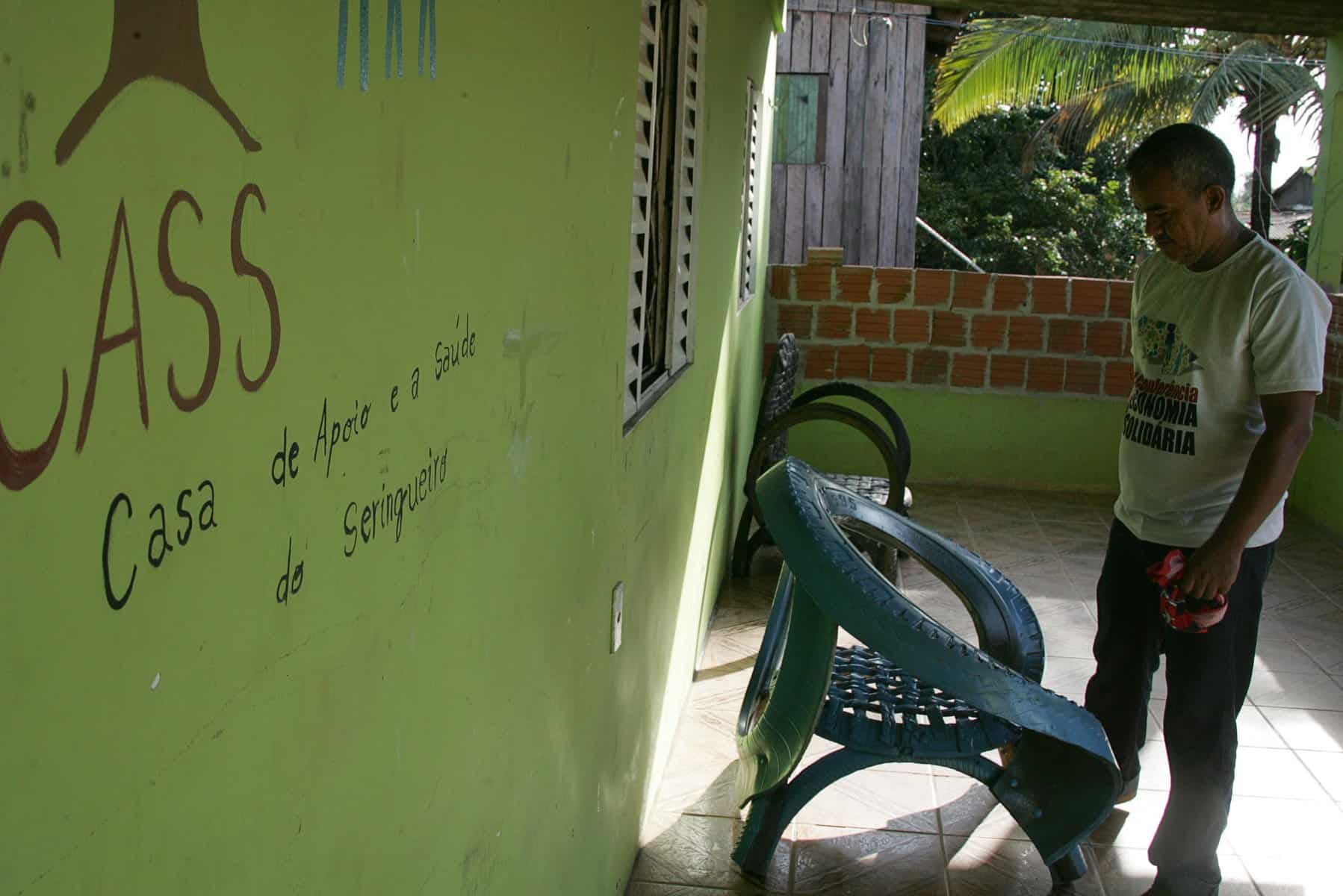 Atividade de reciclagem na Casa de Apoio ajuda de forma indireta cerca de 80 pessoas