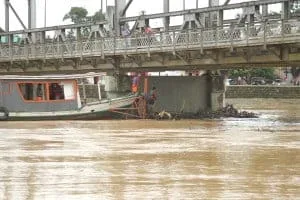 Deracre retira balseiros das pontes