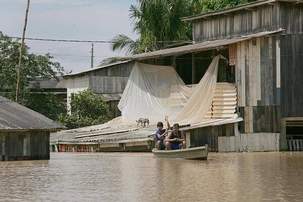 Confira imagens de umas das piores cheias da capital
