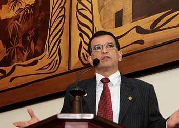 Parlamentar denuncia sumiço de gerador de hospital no município de Mâncio Lima