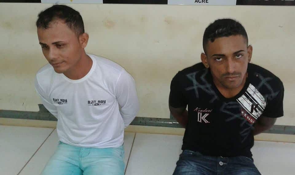 Dupla é presa por policiais militares com arma de fogo no bairro Estação Experimental