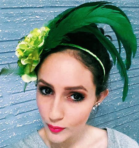 ACESSÓRIO – Uma dica legal para compor os looks de Carnaval é a casquete, que deixa a cabeça colorida e charmosa. A blogueira Camila Brozzo já escolheu a sua!