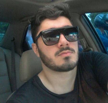 SELFIE - O radialista Luiz Ribeiro assina a selfie de hoje com estilo e carão!  