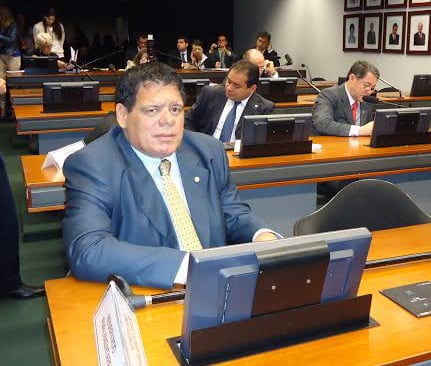 Flaviano solicita apoio federal a ministério