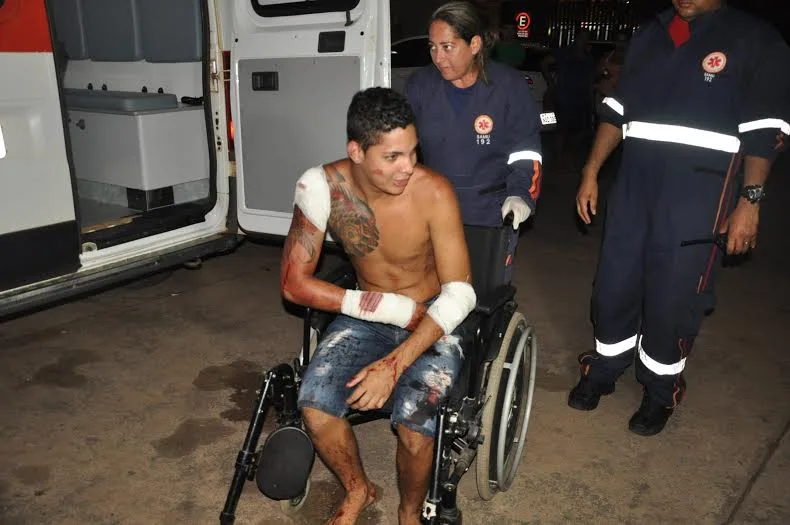 Jovem reage a assalto e quase é morto a facadas 1 Jovem reage a assalto e quase é morto a facadas