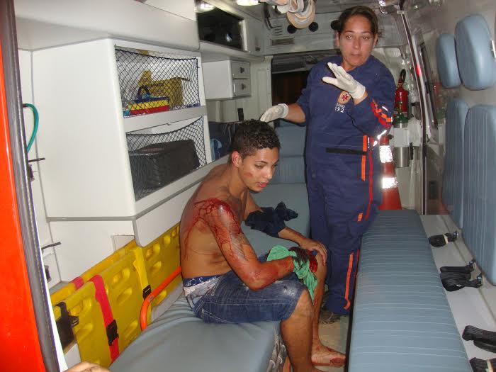 Jovem reage a assalto e quase é morto a facadas 3 Jovem reage a assalto e quase é morto a facadas no Bairro Esperança 2