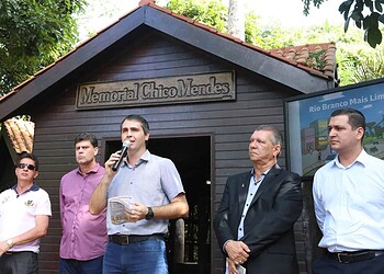 Marcus Alexandre lança lei Rio Branco Mais Limpa