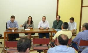 Participaram da reunião representantes do governo, empresários, distribuidores e ANP