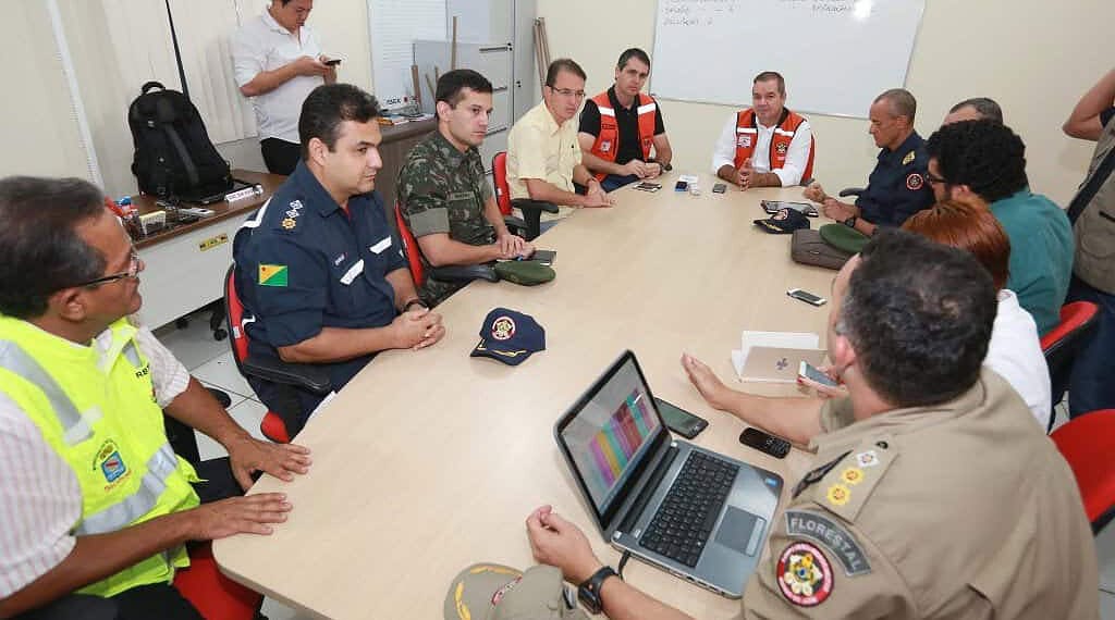 Marcus Alexandre e Tião Viana avaliam cheia dos rios no Acre e planejam ações de atendimento às famílias