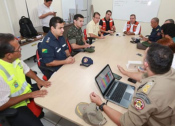 Marcus Alexandre e Tião Viana avaliam cheia dos rios no Acre e planejam ações de atendimento às famílias