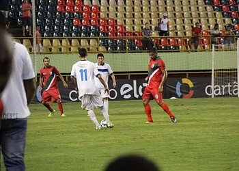 Capixabas conseguem vitória e jogam por empate na volta