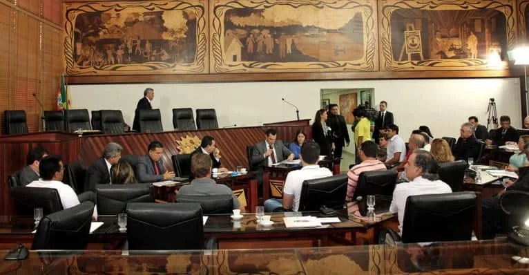 Representantes da cadeia produtiva da madeira na Aleac