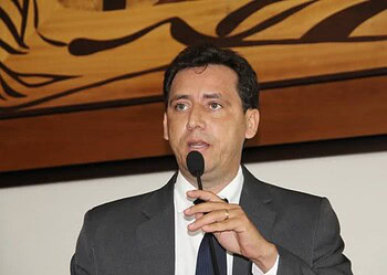 Deputado comemora alocação de recursos para a construção de casas em Senador Guiomard