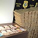 Polícia prende três com quase 300 quilos de droga e dinheiro