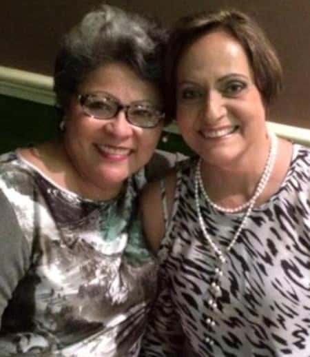 Minha grande amiga Graça Siqueira foi a grande aniversariante de sexta-feira. Figura maravilhosa e muito queridas nas rodas sociais vai ganhar festa no buffet Afa Jardim. Na foto com Eloi-sa Braga. Parabéns! 