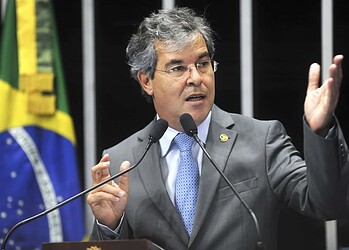 Senado Federal realiza sessão temática sobre reforma política na terça-feira