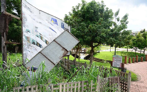 Empresas intensificam remoção de outdoors em cumprimento da Lei Rio Branco Mais Limpa