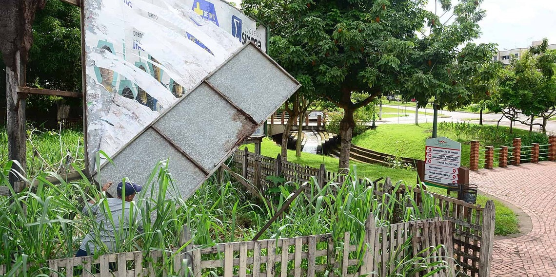 Empresas intensificam remoção de outdoors em cumprimento da Lei Rio Branco Mais Limpa
