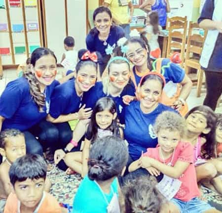 ÁGUAS DE MARÇO 6 LEGAL - Equipe de professores do Instituto Águias do Saber, levando um pouco de alegria as crianças que estão abrigadas na escola Diogo Feijó.