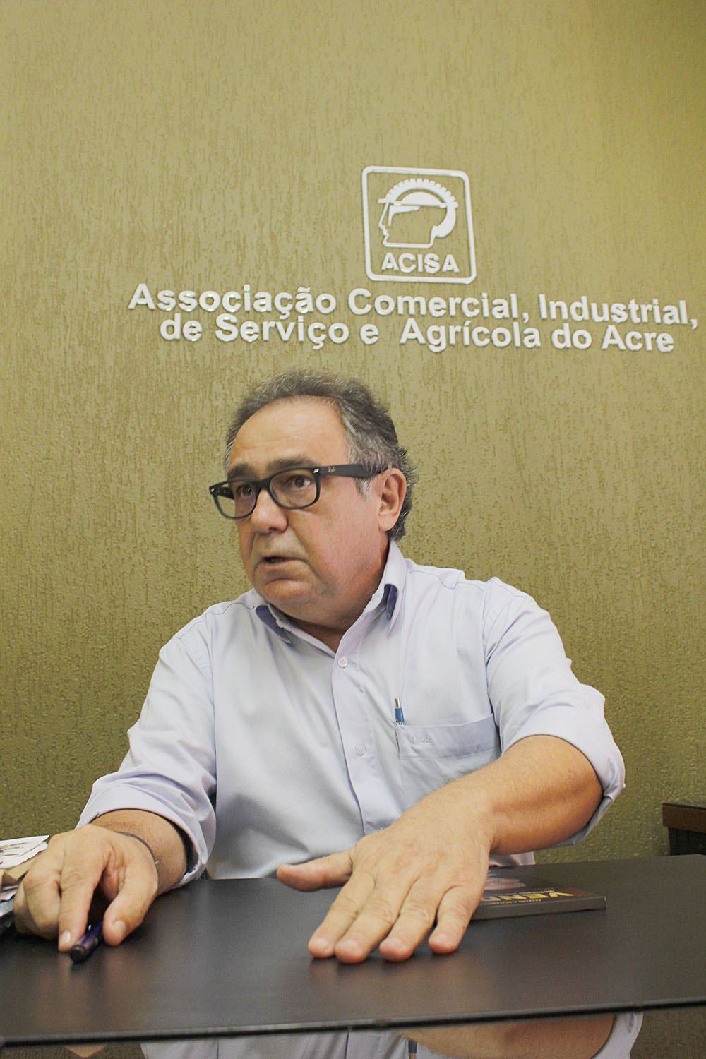 Comércio sente os efeitos da cheia histórica do Rio Acre 4 Jurilande Aragão nega crise no comércio. (Foto: Odair Leal/ A GAZETA)