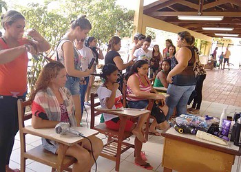 Aleac leva solidariedade e carinho a famílias de abrigo