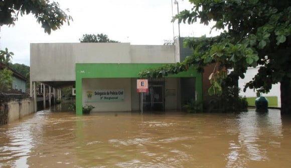 Atendimentos são feitos na 1ª e 4ª regional para suprir demandas das delegacias que estão alagadas