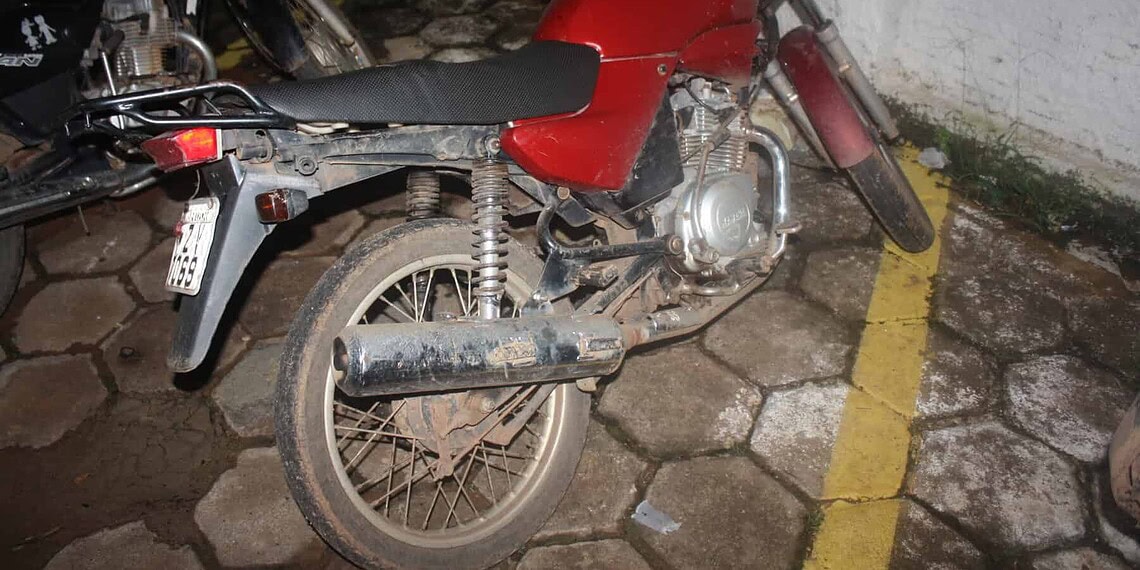 Bandidos invadem panificadora e fazem reféns