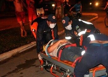 Cachorro cruza pista e quase causa tragédia na Estrada do Calafate