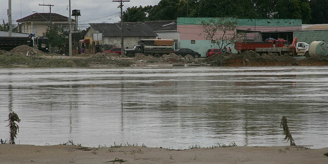 Rio Acre continua subindo e pode ultrapassar os 16 metros; previsão é de mais chuva para a região 1 Rio Acre continua subindo e pode ultrapassar os 16 metros; previsão é de mais chuva para a região