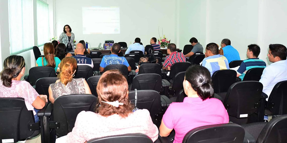 Médicos e enfermeiros são capacitados para trabalhar na prevenção de doenças no pós-alagação 1 Médicos e enfermeiros são capacitados para trabalhar na prevenção de doenças no pós-alagação