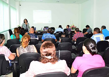 Médicos e enfermeiros são capacitados para trabalhar na prevenção de doenças no pós-alagação