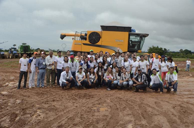 Dia de campo apresentou setor produtivo acreano comercialmente forte 2 Mais de 300 pessoas participaram do dia de campo. (Foto: Cedida)