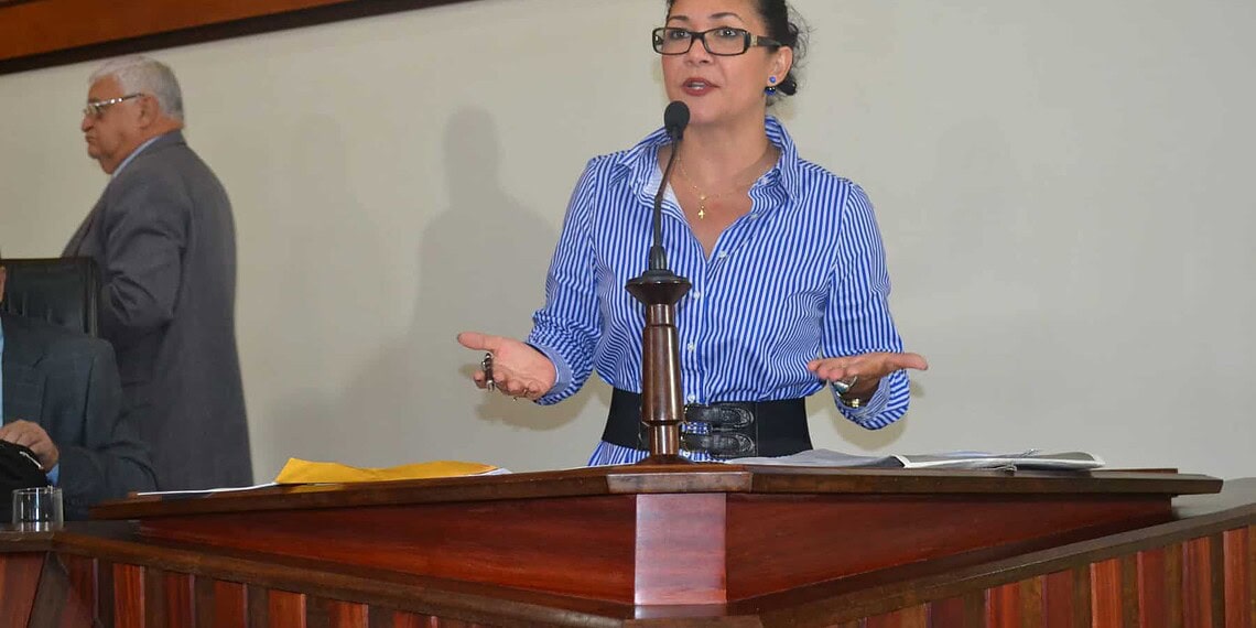 Deputada sugere alteração na Lei que beneficia aposentados no Acre 1 Deputada sugere alteração na Lei que beneficia aposentados no Acre