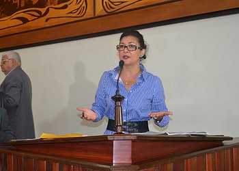Deputada sugere alteração na Lei que beneficia aposentados no Acre
