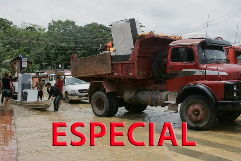 Categoria dos caminhoneiros decidiu ajudar na maior tragédia natural do Acre. (Foto: Odair Leal/ A GAZETA)