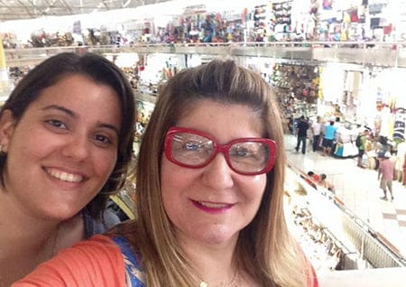 Após alguns dias de relax turistando em Fortaleza ao lado da filha Carol, a empresária Sylvane Gadelha já está a todo vapor atendendo a sua vasta clientela