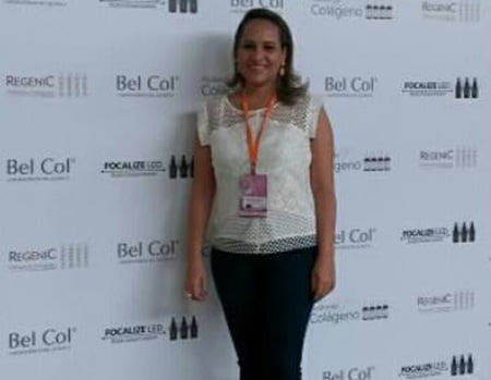 Aperfeiçoando-se, a dermato-funcional Simone Brito participa, em São Paulo, do 11º Congresso Brasileiro de Estética e Cosmetologia e da Feira de Beleza, Saúde e Bem-Estar. Antenada como ela é, sabe que é imprescindível uma constante capacitação
