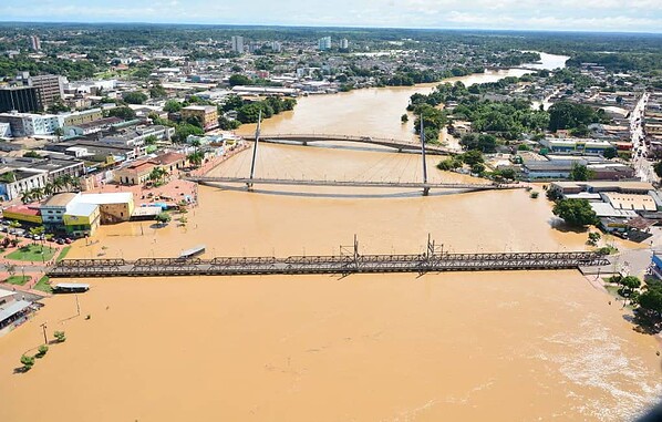 Com três pontes interditadas trânsito fica caótico na capital