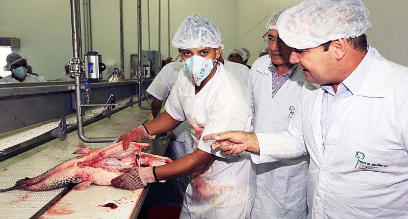 Tião Viana visitou o Complexo de Piscicultura e ficou satisfeito com o que viu