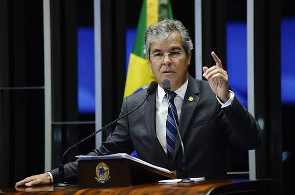 Jorge Viana aponta inconsistências em denúncias contra Tião Viana