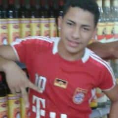 Jovem de 17 anos morre após bater moto contra cerca de casa