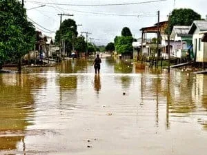 Rio Tarauacá transborda pela décima segunda vez em 5 meses