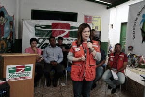 Governo envia mais donativos para moradores de Tarauacá 1 Nazaré Araújo levou cestas básicas para o município. (Foto: Secom)