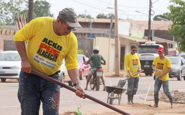 Operação de limpeza pós-alagação é intensificada na Baixada da Sobral