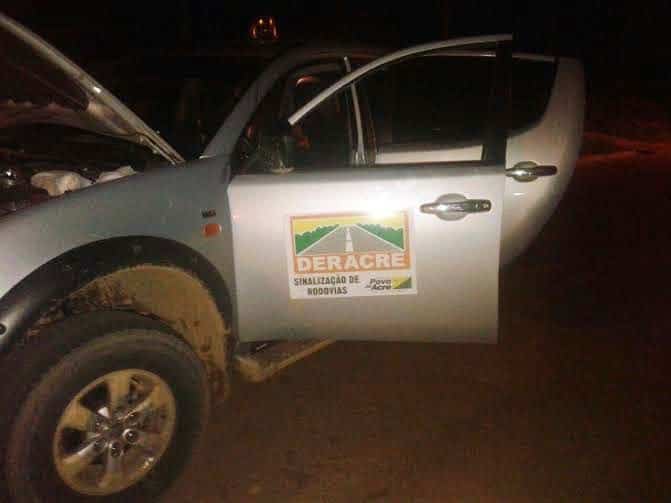 Polícia apreende 15 quilos de maconha em caminhonete 1 Polícia apreende 15 quilos de maconha em caminhonete (1)