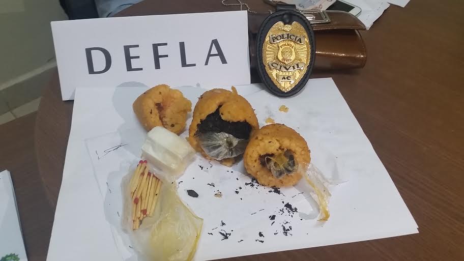 Polícia prende casal que levou quibes com recheio de maconha para preso na Defla 3